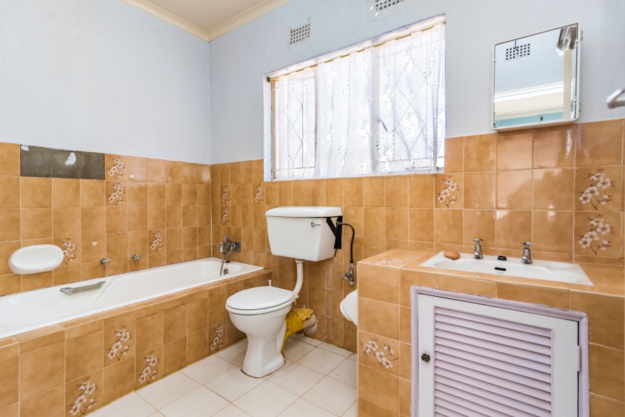 3 Bedroom Property for Sale in Wilro Park Gauteng