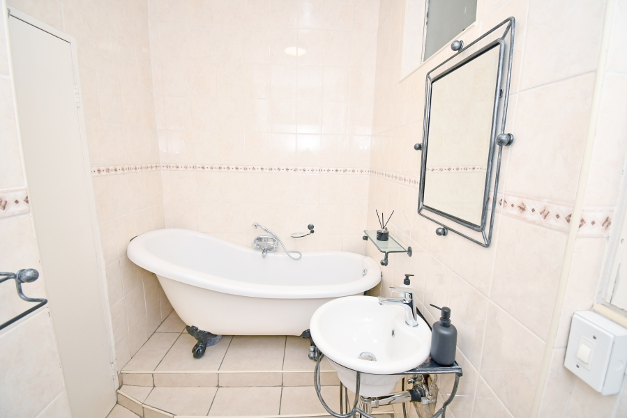 2 Bedroom Property for Sale in Illovo Gauteng