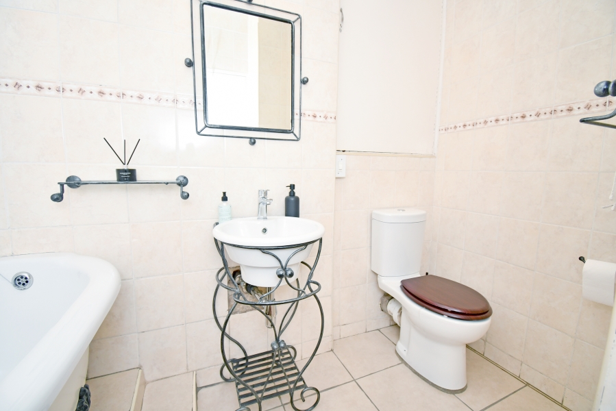 2 Bedroom Property for Sale in Illovo Gauteng