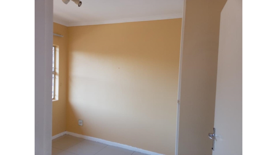 2 Bedroom Property for Sale in Buccleuch Gauteng
