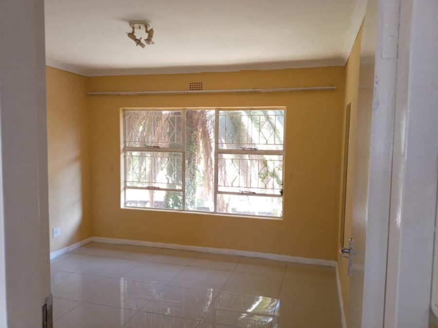 2 Bedroom Property for Sale in Buccleuch Gauteng