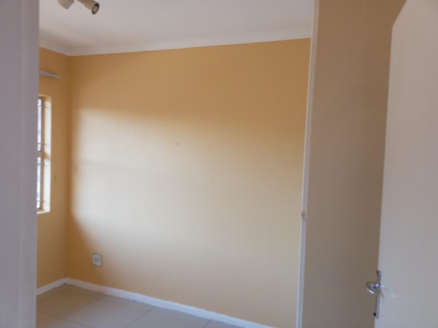 2 Bedroom Property for Sale in Buccleuch Gauteng