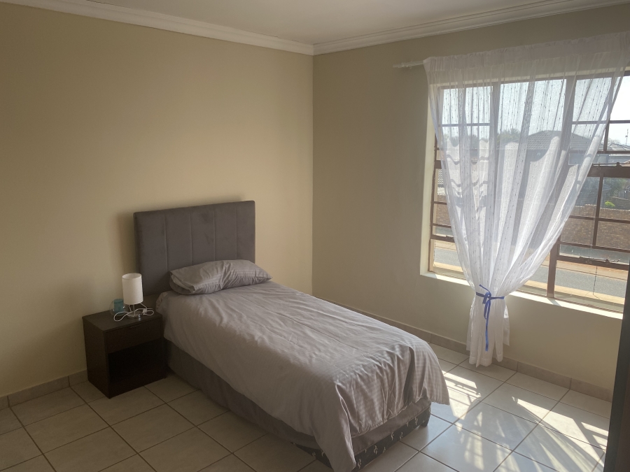 2 Bedroom Property for Sale in Magalieskruin Gauteng
