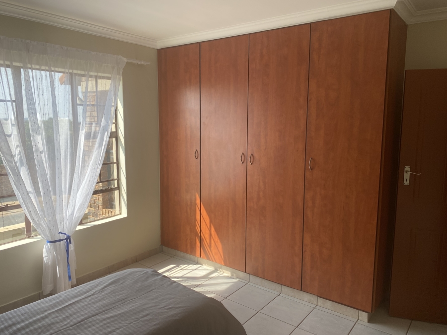 2 Bedroom Property for Sale in Magalieskruin Gauteng