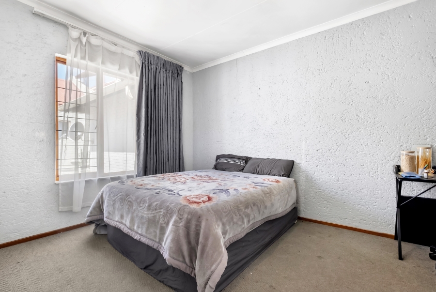 2 Bedroom Property for Sale in Westdene Gauteng