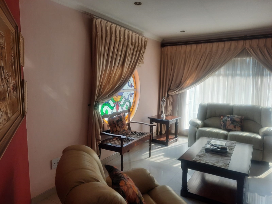 4 Bedroom Property for Sale in Falcon Ridge Gauteng