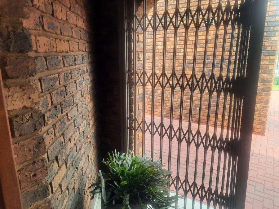 4 Bedroom Property for Sale in Falcon Ridge Gauteng