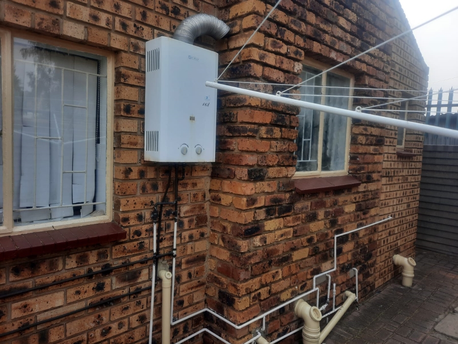 4 Bedroom Property for Sale in Falcon Ridge Gauteng