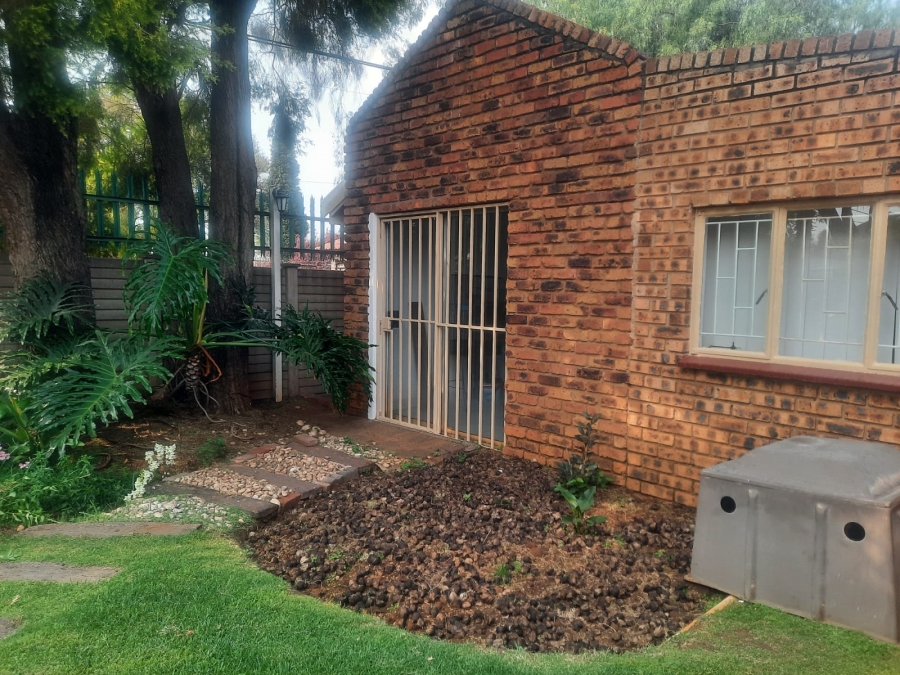 4 Bedroom Property for Sale in Falcon Ridge Gauteng