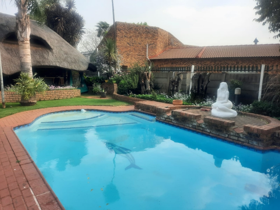 4 Bedroom Property for Sale in Falcon Ridge Gauteng