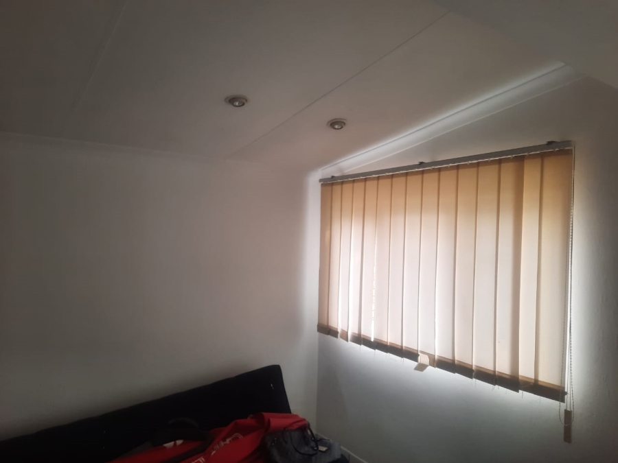 4 Bedroom Property for Sale in Falcon Ridge Gauteng