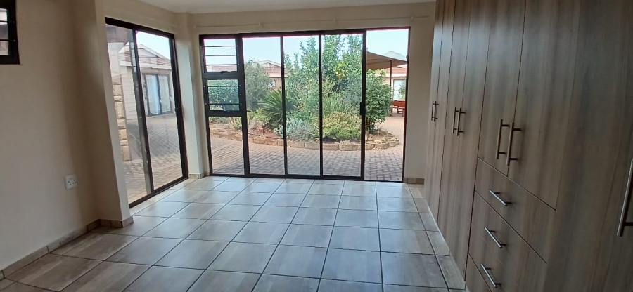 To Let 2 Bedroom Property for Rent in Henley on Klip Gauteng