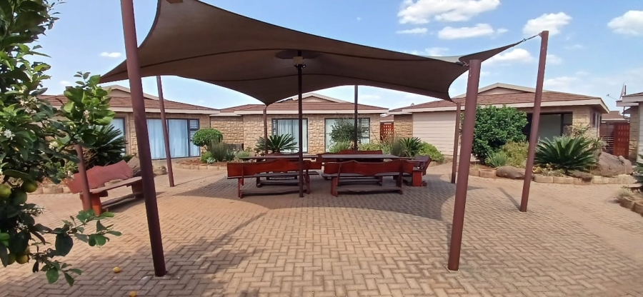 To Let 2 Bedroom Property for Rent in Henley on Klip Gauteng
