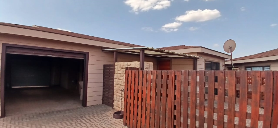 To Let 2 Bedroom Property for Rent in Henley on Klip Gauteng