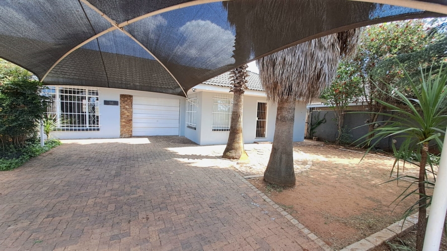 To Let 3 Bedroom Property for Rent in Risiville Gauteng