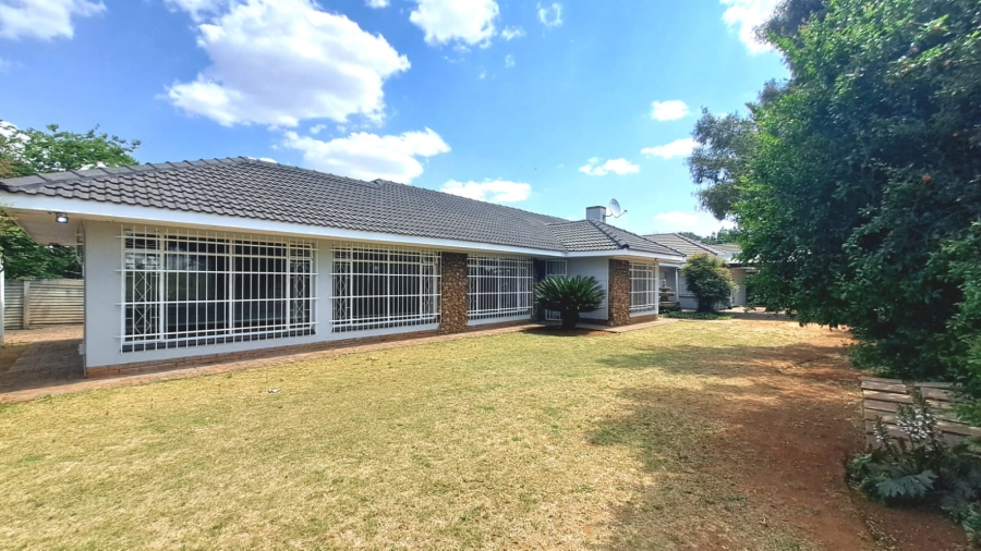 To Let 3 Bedroom Property for Rent in Risiville Gauteng