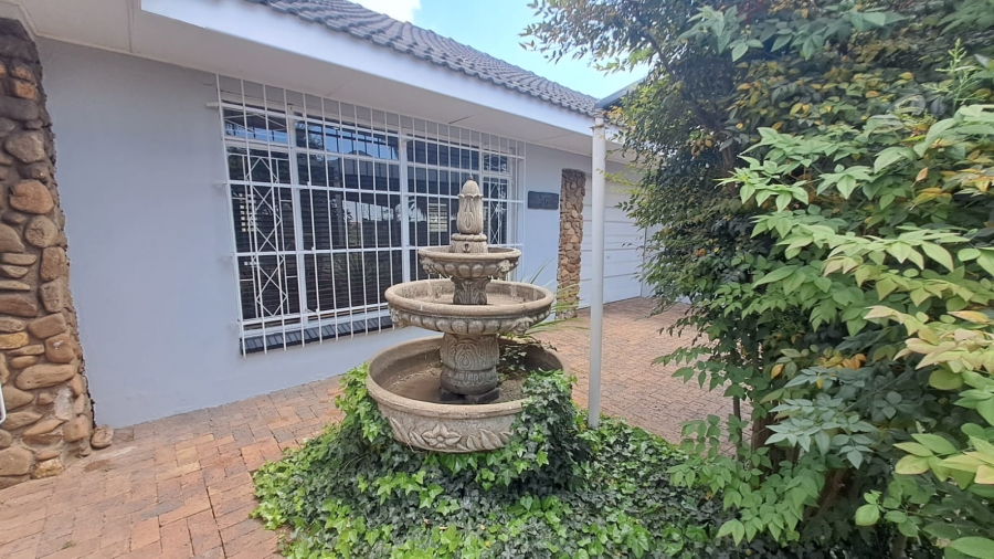 To Let 3 Bedroom Property for Rent in Risiville Gauteng