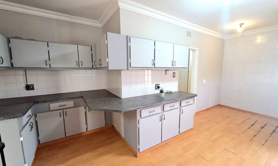 To Let 3 Bedroom Property for Rent in Risiville Gauteng