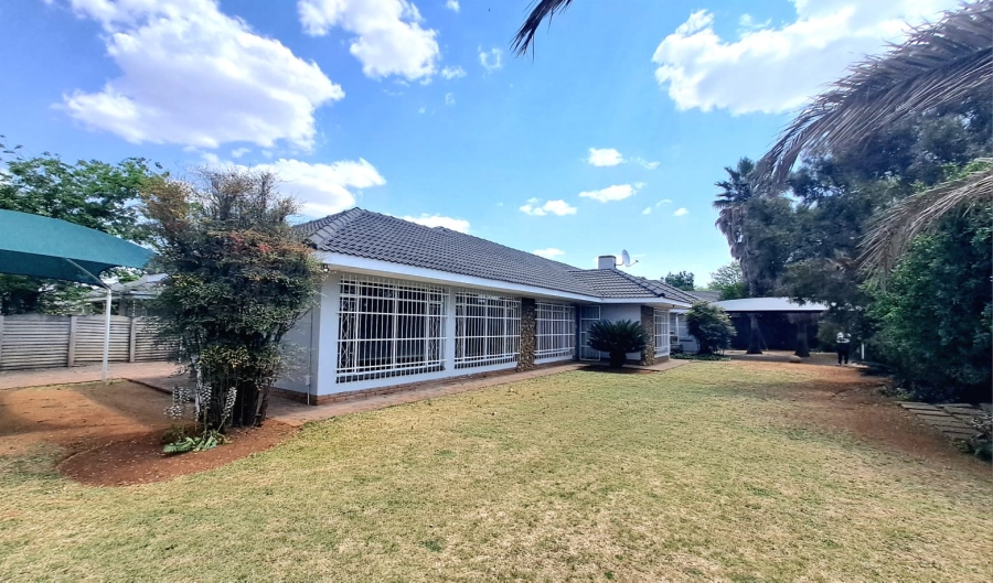 To Let 3 Bedroom Property for Rent in Risiville Gauteng