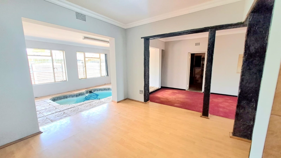 To Let 3 Bedroom Property for Rent in Risiville Gauteng