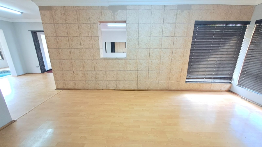 To Let 3 Bedroom Property for Rent in Risiville Gauteng