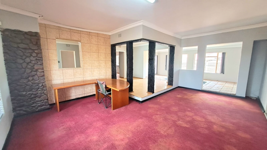 To Let 3 Bedroom Property for Rent in Risiville Gauteng