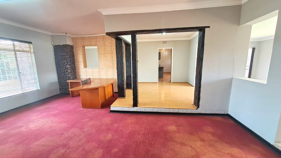 To Let 3 Bedroom Property for Rent in Risiville Gauteng