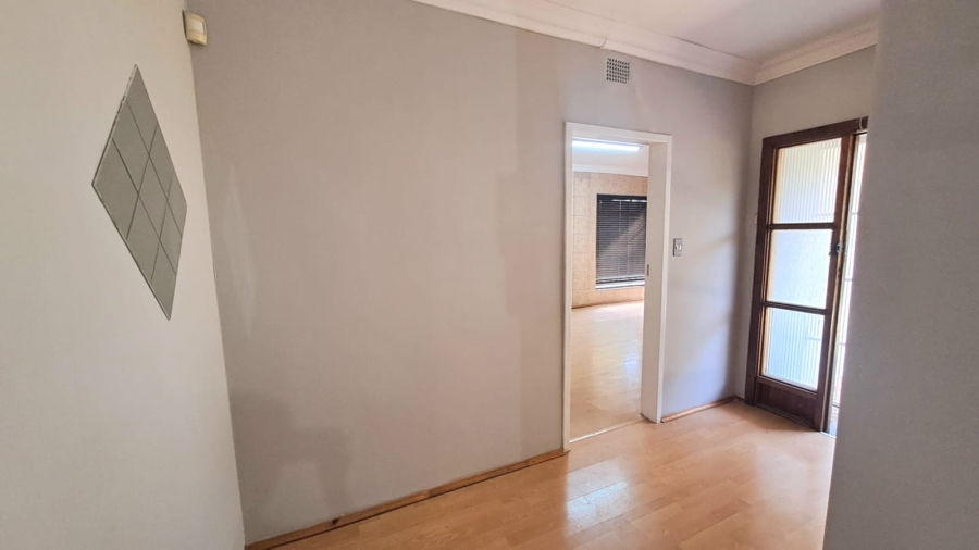 To Let 3 Bedroom Property for Rent in Risiville Gauteng