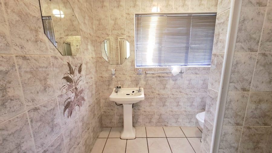 To Let 3 Bedroom Property for Rent in Risiville Gauteng