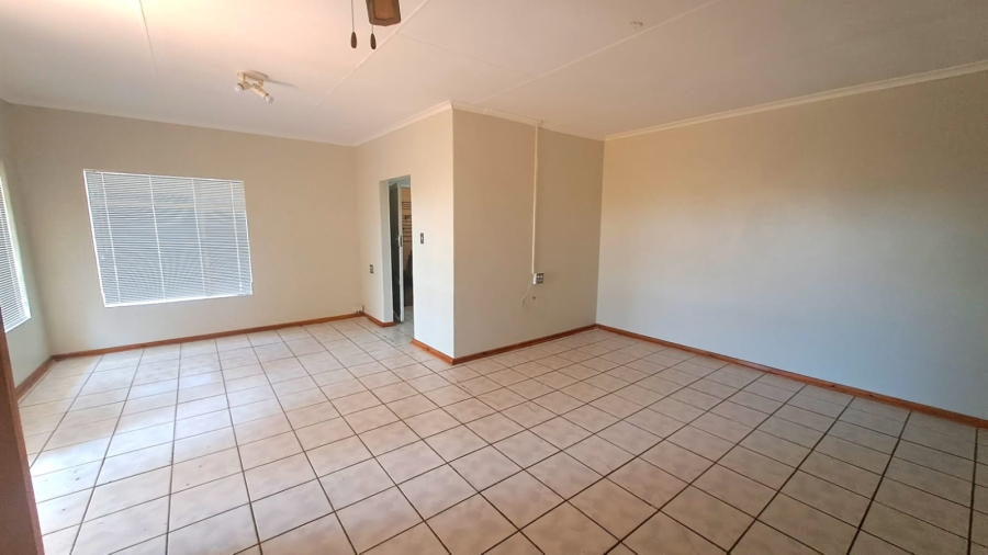 To Let 3 Bedroom Property for Rent in Risiville Gauteng