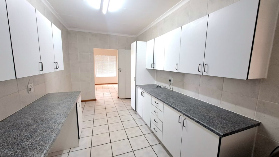 To Let 3 Bedroom Property for Rent in Risiville Gauteng