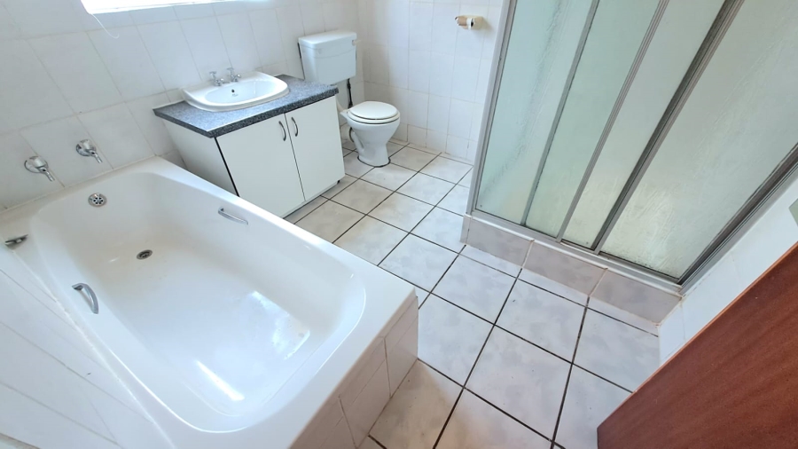 To Let 3 Bedroom Property for Rent in Risiville Gauteng