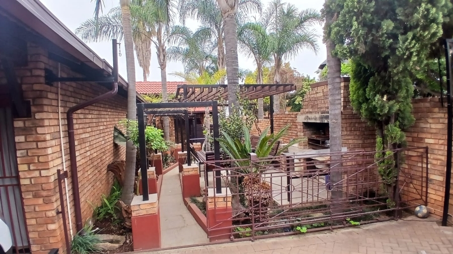 4 Bedroom Property for Sale in Highveld Gauteng