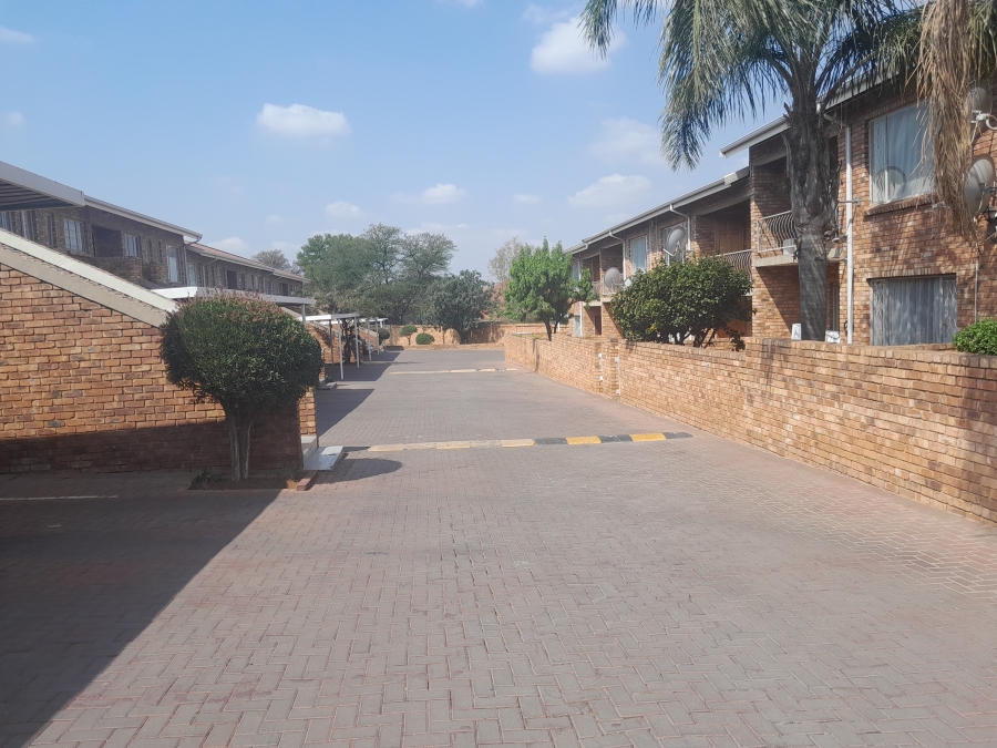 To Let 2 Bedroom Property for Rent in Kibler Park Gauteng
