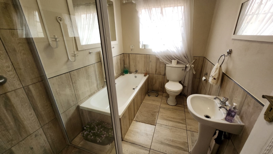 3 Bedroom Property for Sale in Wierdaglen Estate Gauteng