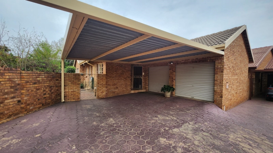 3 Bedroom Property for Sale in Wierdaglen Estate Gauteng