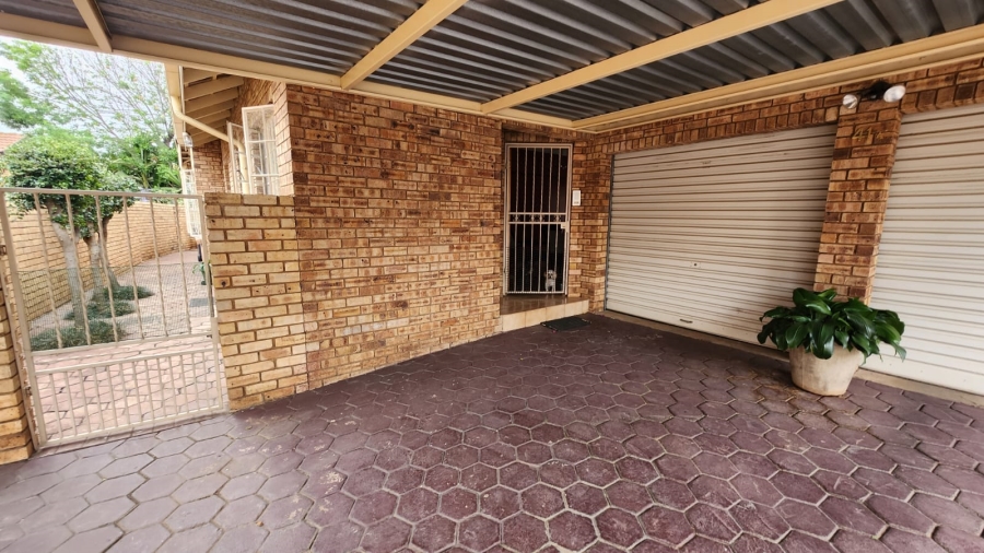 3 Bedroom Property for Sale in Wierdaglen Estate Gauteng