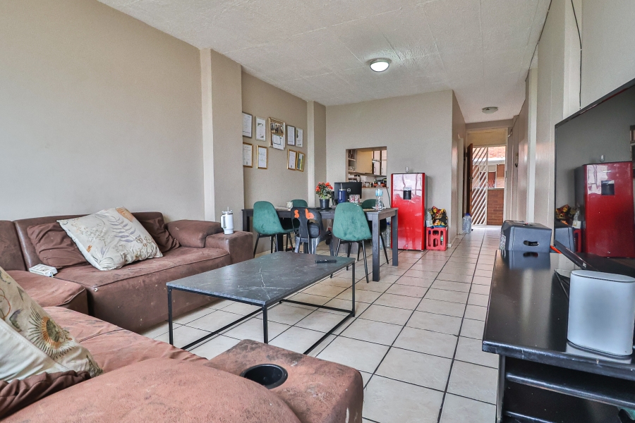2 Bedroom Property for Sale in La Montagne Gauteng