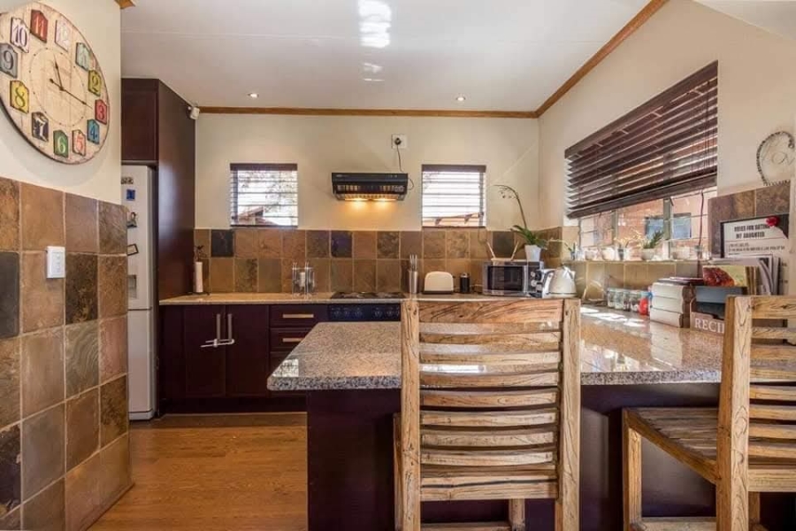 2 Bedroom Property for Sale in Glen Marais Gauteng