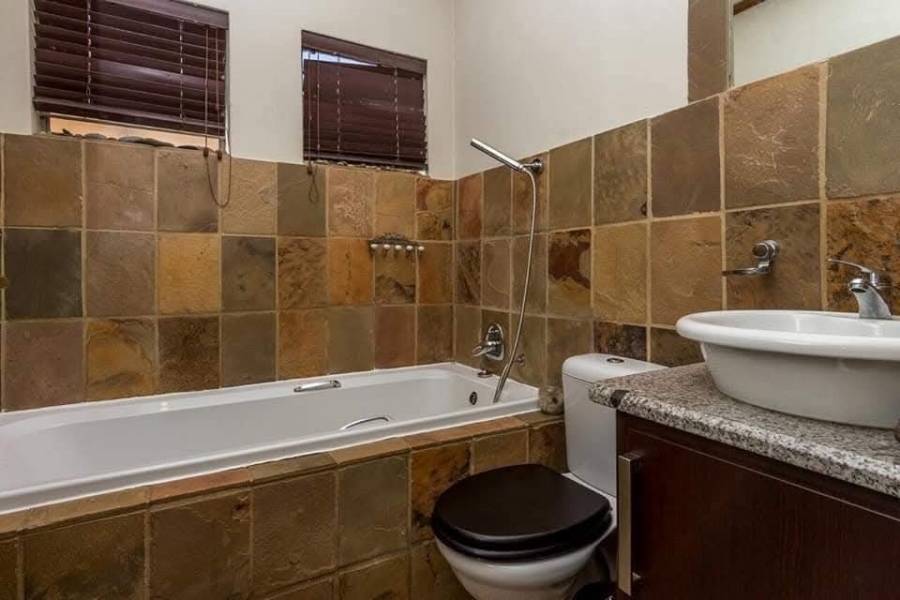 2 Bedroom Property for Sale in Glen Marais Gauteng