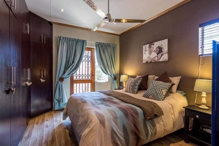 2 Bedroom Property for Sale in Glen Marais Gauteng