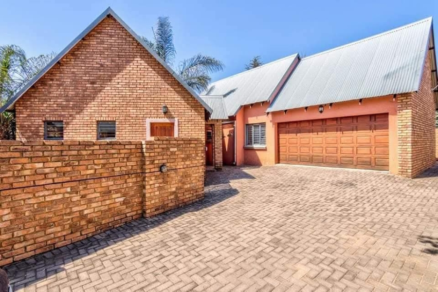 2 Bedroom Property for Sale in Glen Marais Gauteng