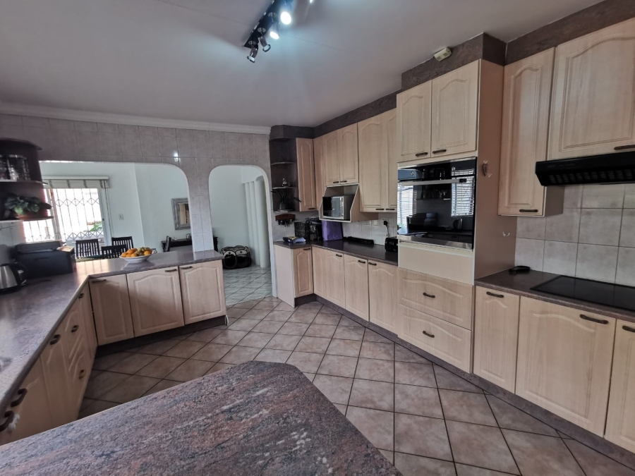 4 Bedroom Property for Sale in Brackenhurst Gauteng