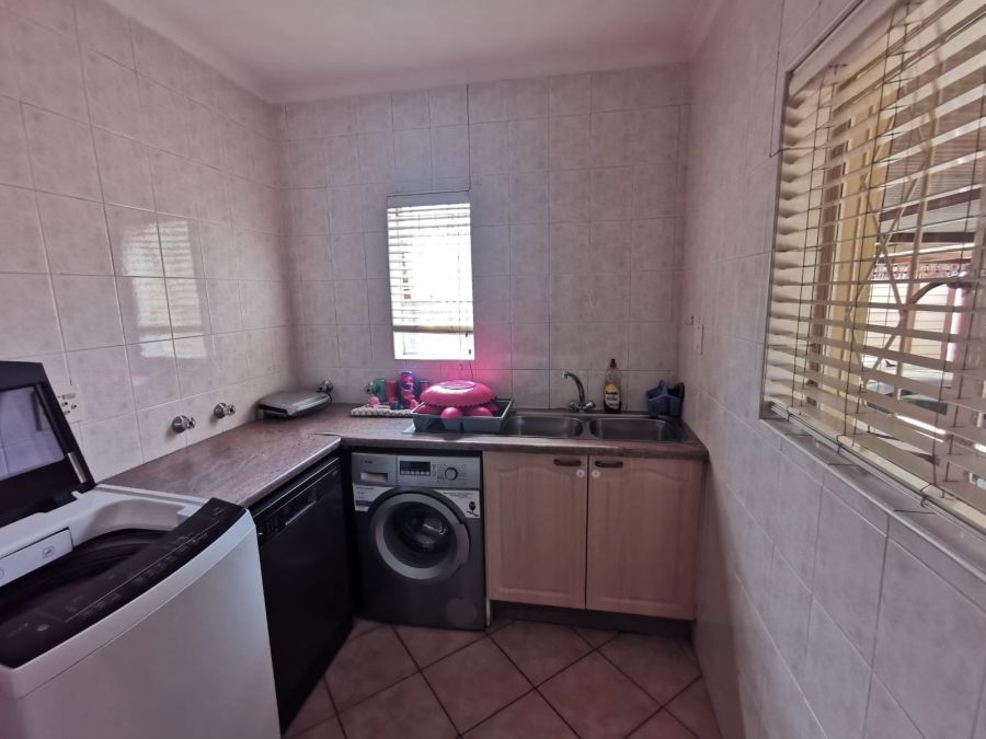4 Bedroom Property for Sale in Brackenhurst Gauteng