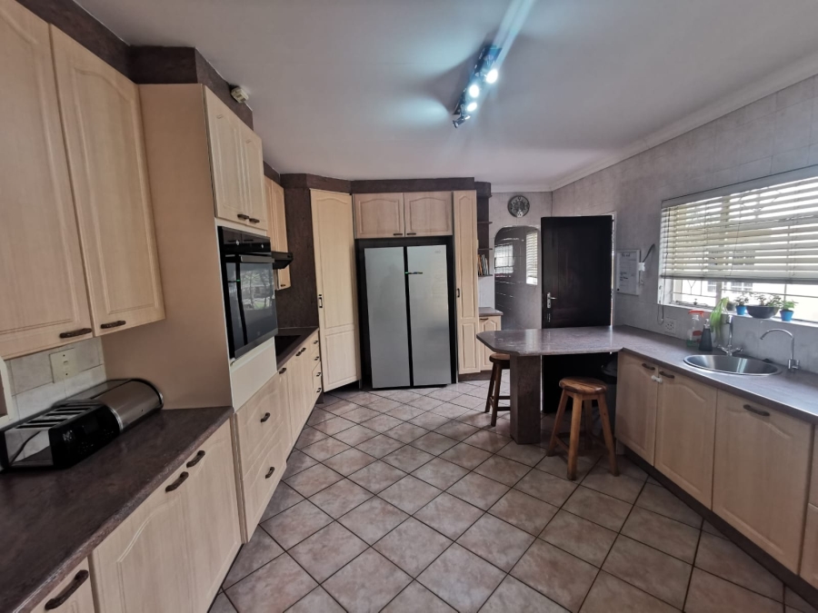 4 Bedroom Property for Sale in Brackenhurst Gauteng