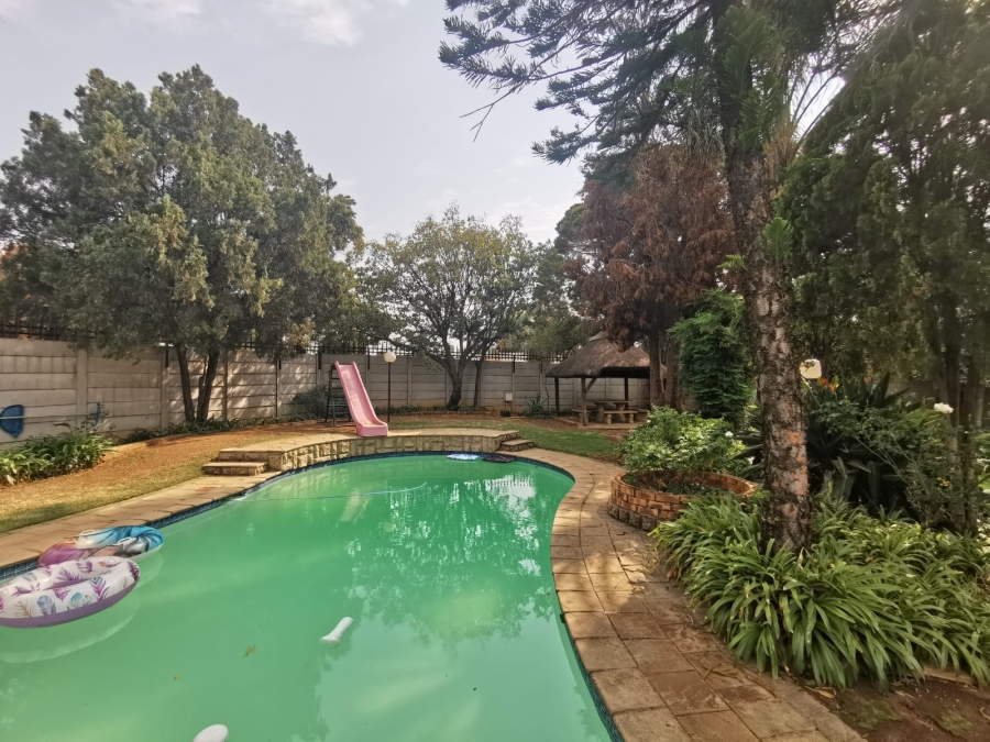 4 Bedroom Property for Sale in Brackenhurst Gauteng