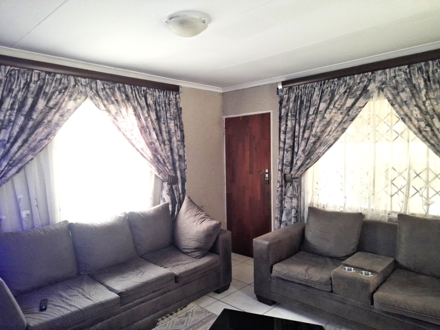 3 Bedroom Property for Sale in Windmill Park Gauteng
