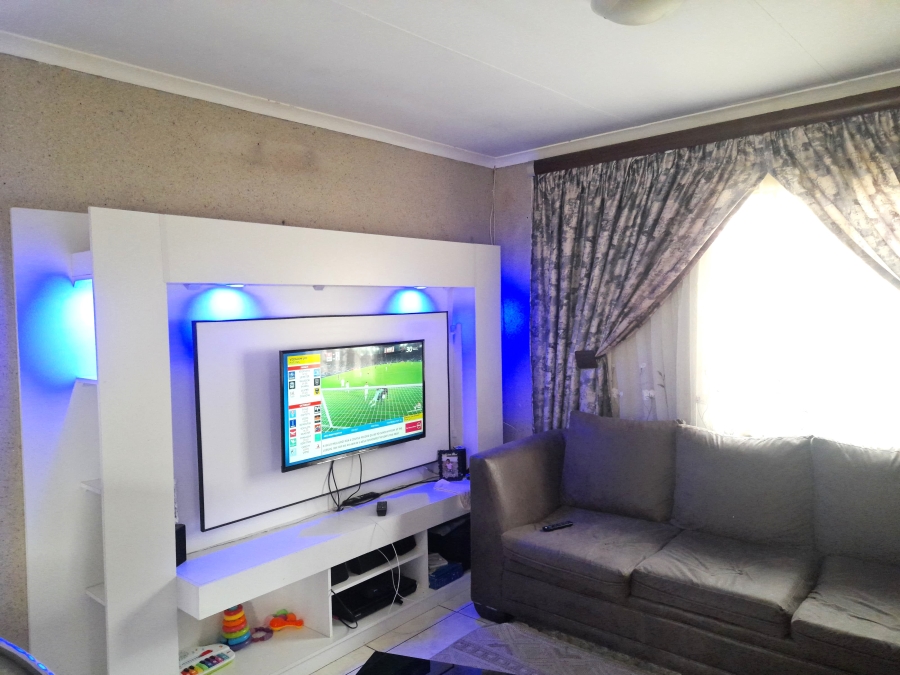 3 Bedroom Property for Sale in Windmill Park Gauteng