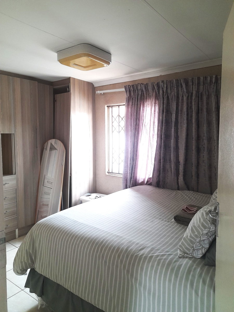 3 Bedroom Property for Sale in Windmill Park Gauteng