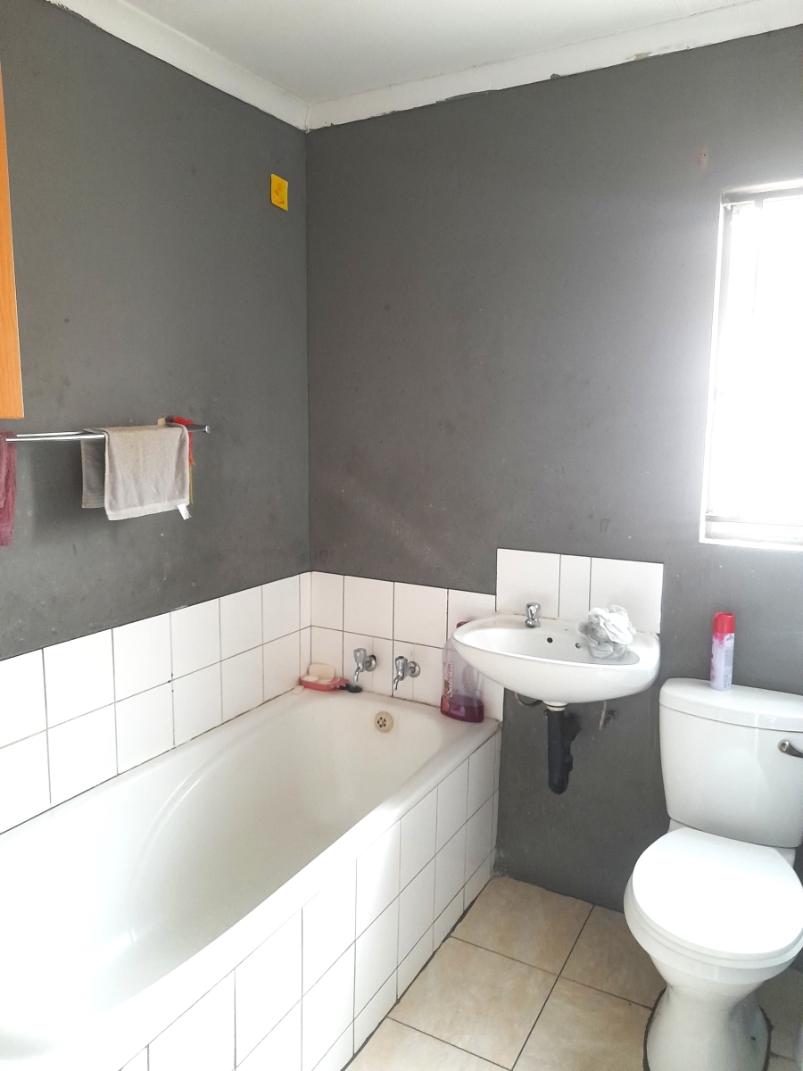 3 Bedroom Property for Sale in Windmill Park Gauteng